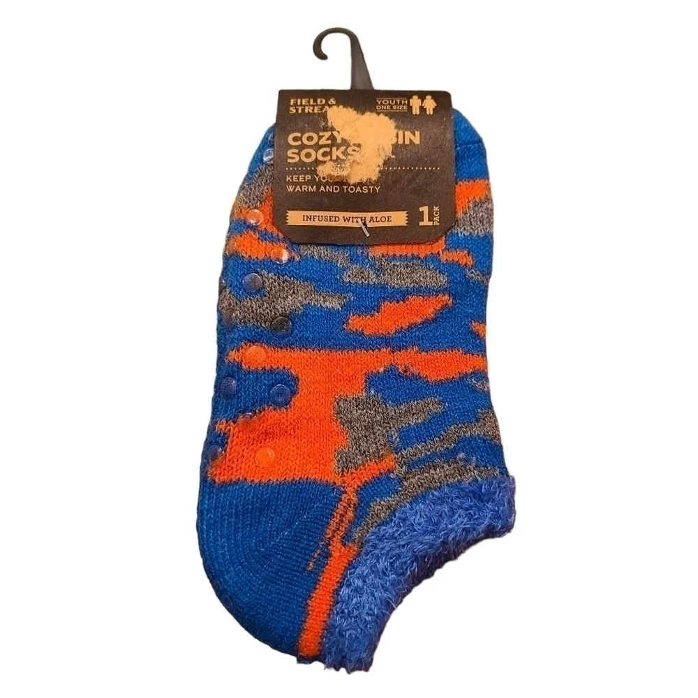 4 pairs of Cozy Cabin Socks, Size Youth Shoe 10 - 4